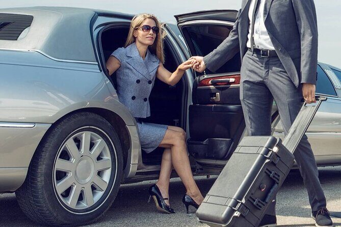 Private Departure Transfer: Dubai Airport (DXB) - Mobile ticket and group setup: simple, but know what it means