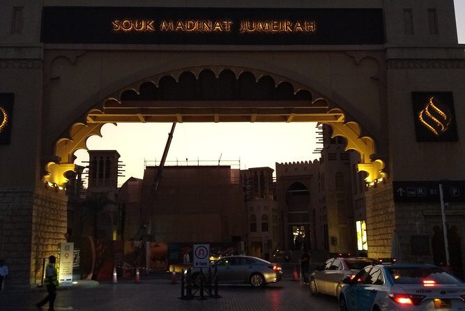 Private Dubai By Night 4 Hours Tour With Professional Driver - Dubai at 6:30 pm: why the night drive is the point