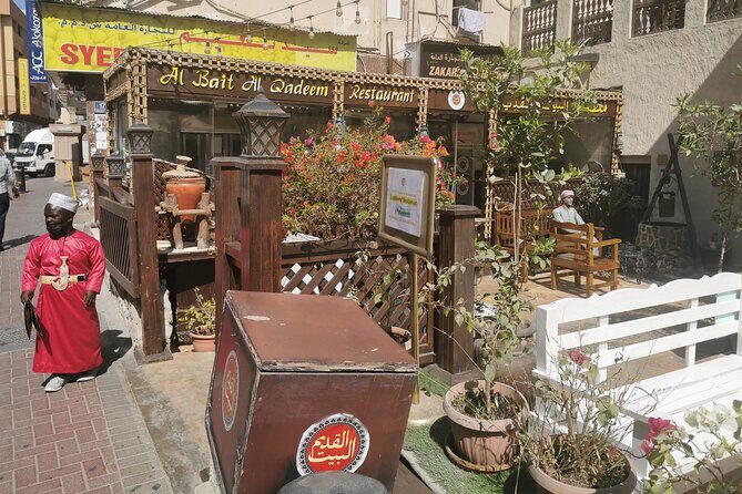 Private Dubai Street Food Tour . - Dubai Gold Souk: A Detour That Works