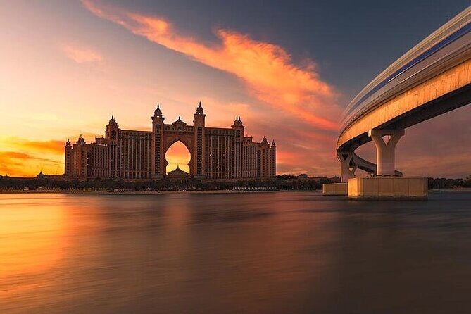 Private Dubai Sunset and Night Sightseeing Tour - The Pointe and Palm-facing retail buzz