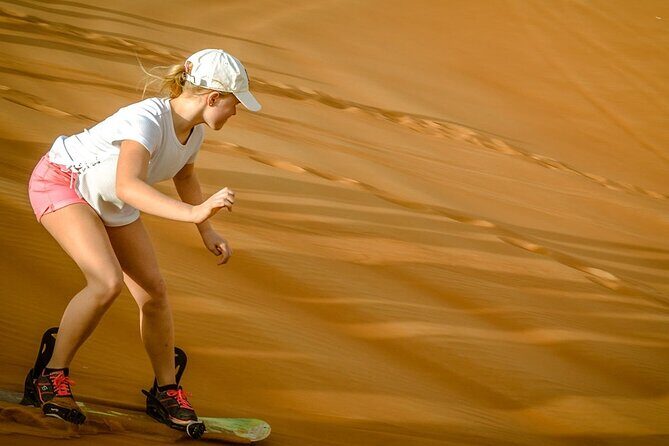 Private Evening Desert Safari Dubai Tour - Henna for Ladies and Walks on the Red Dunes