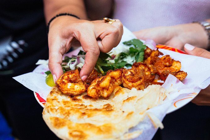PRIVATE Food Tour: The 10 Tastings of Dubai With Locals - Al Souq Al Kabeer and the Hindu Temple complex: a different side of Old Dubai