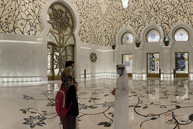 Private Full-Day Abu Dhabi City Tour with a Local! - Sheikh Zayed Grand Mosque Center: how to enjoy it without rushing