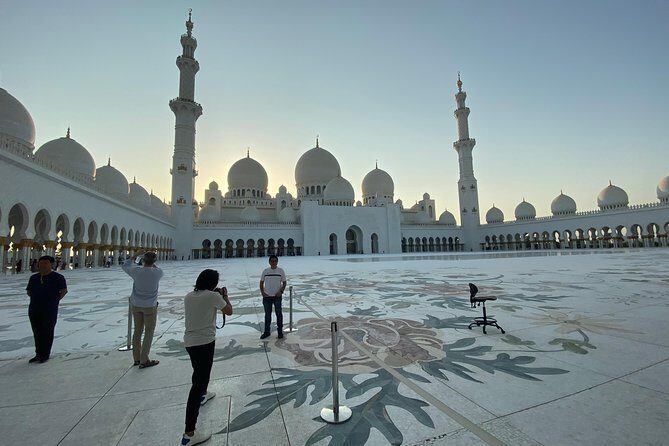Private Full-Day Abu Dhabi City Tour with a Local! - A forgotten memorial moment: the 10-minute stop with real weight