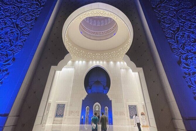 Private Full-Day Abu Dhabi City Tour with a Local! - Abu Dhabi Theatre area: quick photos, no ticket stress