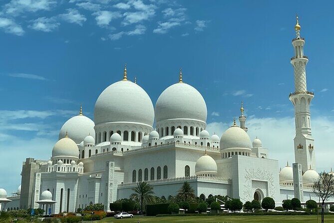 Private Full-Day Tour in Abu Dhabi - Price and logistics: when $250.94 per group feels fair