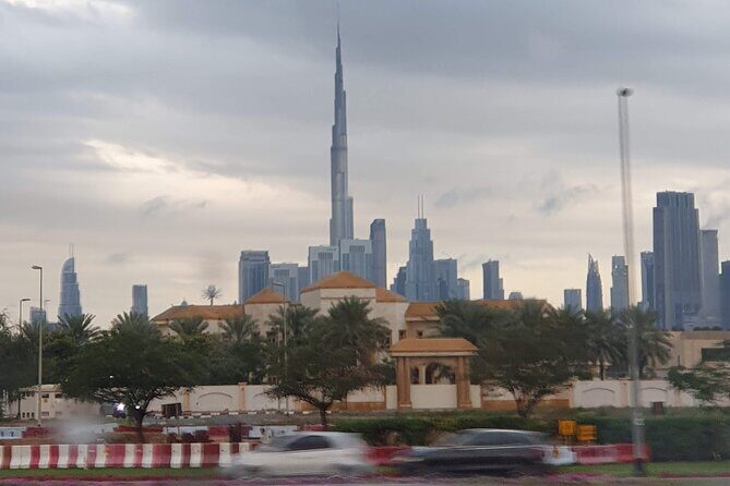 Private Guided Tour in English or Spanish in Dubai - Marjan Islamic Art Gallery and Jumeirah Mosque: culture stops that still fit the schedule
