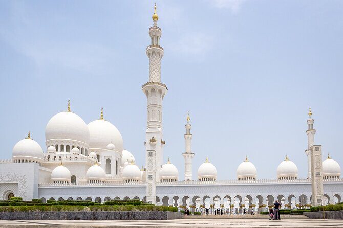 Private Half-Day Tour To Sheikh Zayed Grand Mosque & Louvre Museum in Abu Dhabi - Practical tips for a smoother mosque-to-museum day