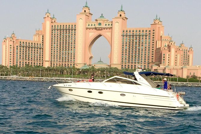Private Luxury Everest Yacht Cruise from Dubai Marina - The skyline tour route: Palm Jumeirah, Atlantis, and Burj Al Arab