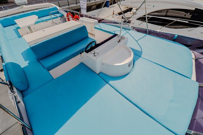 Private Luxury Yacht cruise around Atlantis and Dubai Marina - Price and value: what $619.86 per group really means