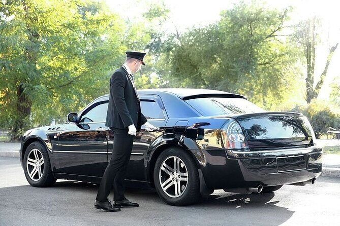 Private One-way Abu Dhabi Airport Transfer To Abu Dhabi - Pickup at Abu Dhabi International Airport: timing and meeting point clarity