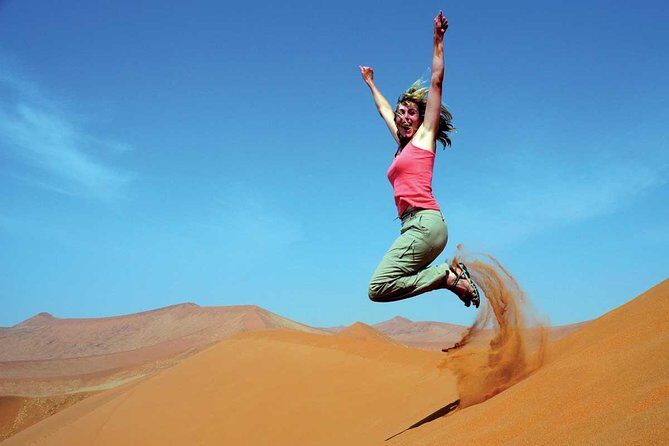 PRIVATE Red Dune Desert Safari, BBQ Dinner, Camel Ride & Falcon Photo - How Long Is This, and Why That Timing Works
