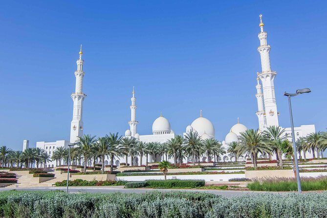 Private Tour: Abu Dhabi Full-Day City sightseeing with Transport from Dubai - Private Abu Dhabi From Dubai: One Day, Easy Navigation