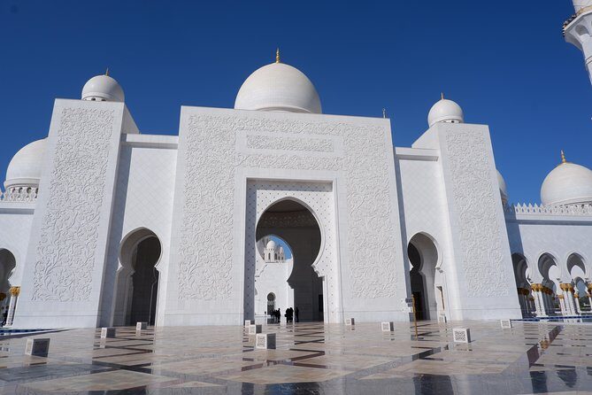 Private Tour - Abu Dhabi Full Day Trip from Dubai - Guide Quality Matters: Why Akbar’s Name Came Up
