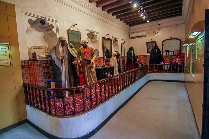 Private Tour: Sharjah City Highlights from Dubai - Souk Al Arsah: spices, textiles, and a trading past