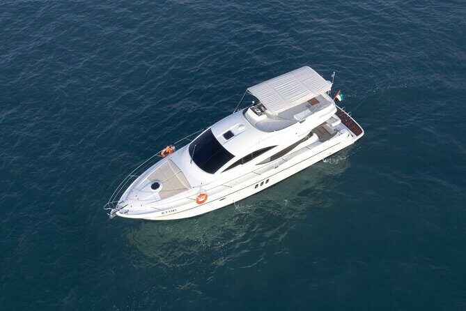 Private Yacht Cruising Rental from Dubai Marina - Day vs evening cruises: when the same sights hit differently