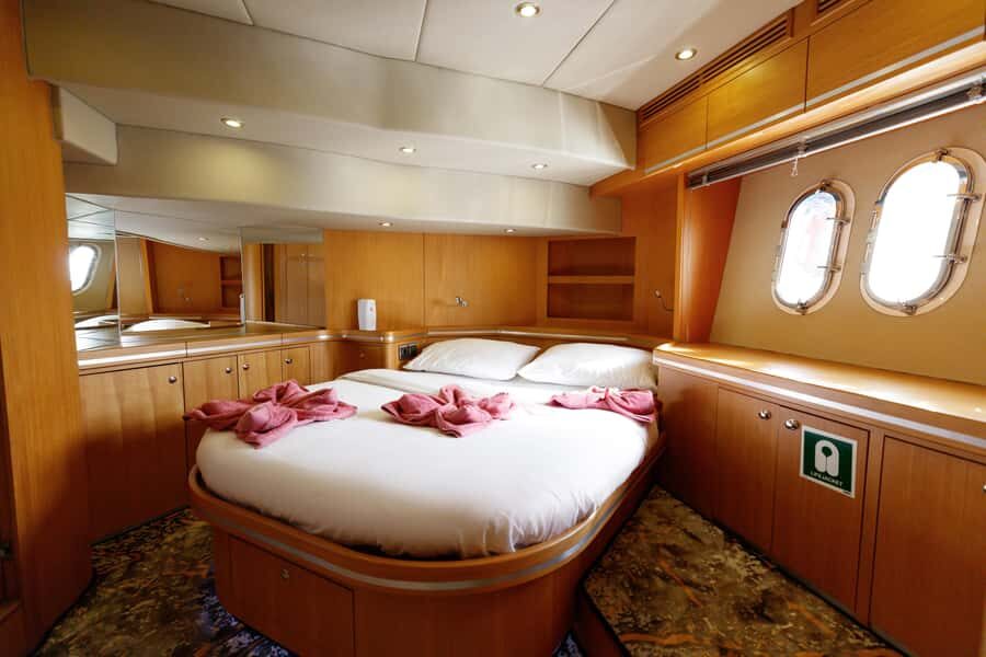 Private Yacht Cruising Rental from Dubai Marina - Who this private Dubai Marina yacht rental suits best