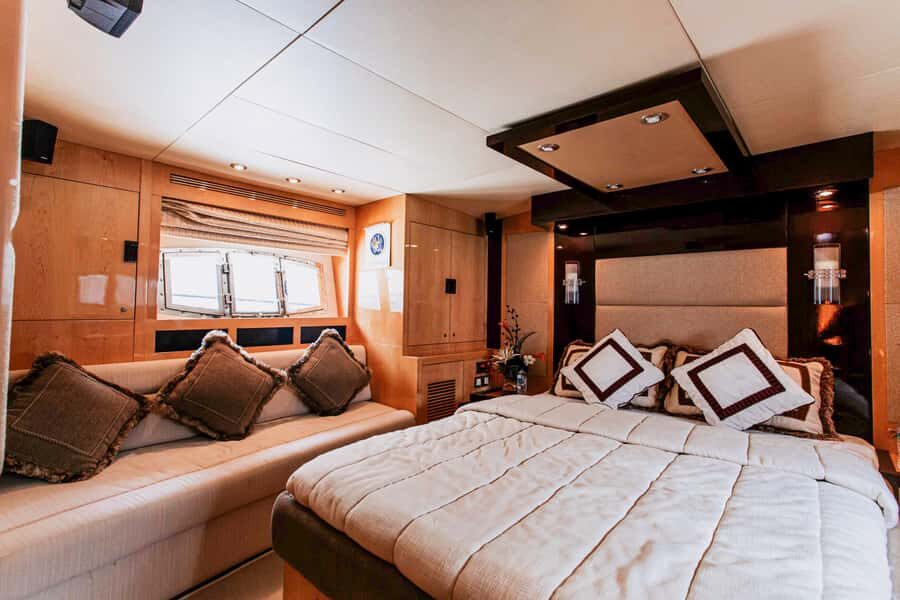 Private Yacht Dubai: 56ft - Burj Al Arab: the classic skyline ending