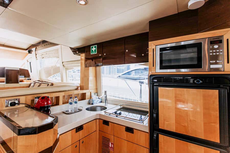 Private Yacht Dubai: 56ft - Dubai Marina to Jumeirah Beach Residence: start your cruise the smart way