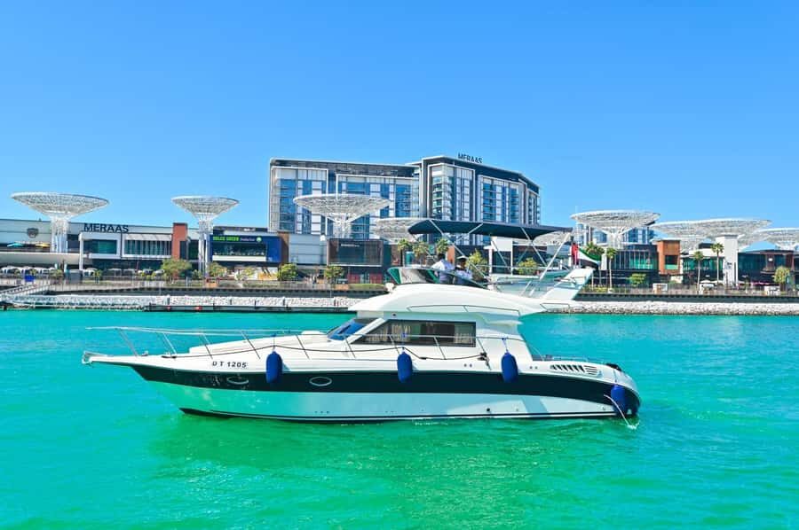 Private Yacht Tour with Marina, JBR, Atlantis & Palm Views - Key Points at a Glance