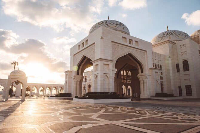 Qasr Al Watan Entry Ticket in Abu Dhabi - Interactive displays and themed rooms: keeping the visit moving