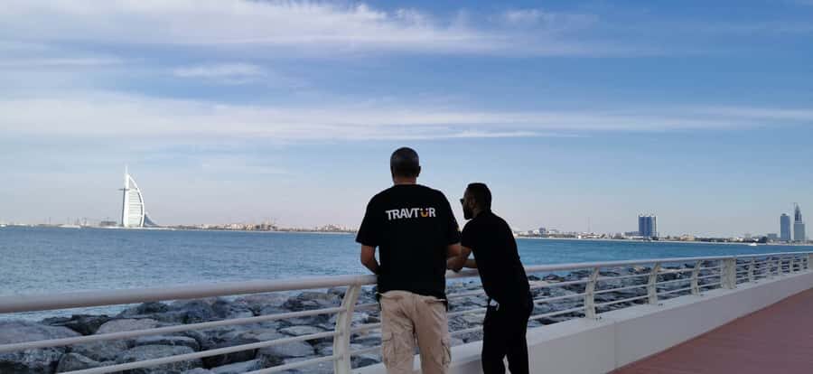 Rent a Guide for a Day Out in Dubai - Why a Local Guide Is a Shortcut in Dubai