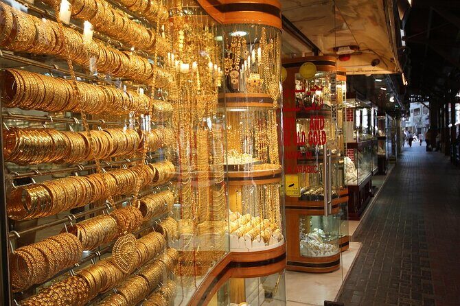 Royal Vision Walking around Old Dubai Tour with Abra, English Guide - Hami Perfumes: Oud, oils, incense, and making your own scent
