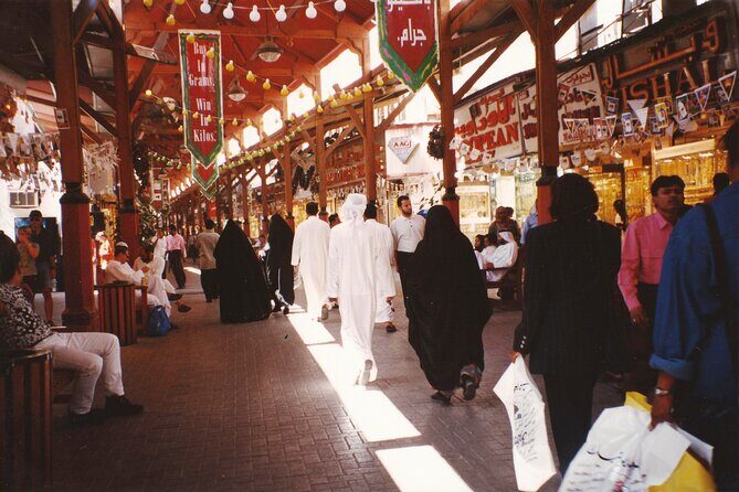 Royal Vision Walking around Old Dubai Tour with Abra, English Guide - Price and logistics: What $140 buys you, and how to plan your day