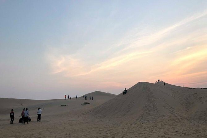 Safari Half-Day Adventure from Abu Dhabi - Belly dance and Tanoura: entertainment you participate in, not just watch