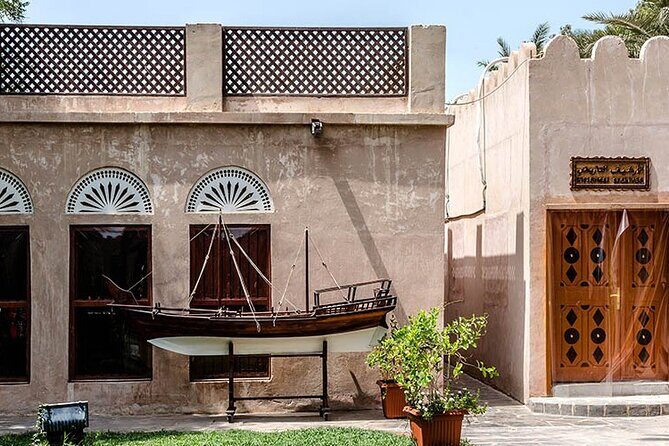 Semi-Private Abu Dhabi Guided Cultural Tour with Lunch - Lunch break at Abu Dhabi Mall: buffet timing and what to expect