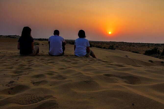 Shared Desert Safari in Dubai - The Guide Factor: When Friendly People Make It Better