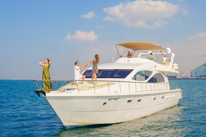 Shared Yacht Tour in Dubai Marina - Meeting Point to Boarding Time: strict departure rules that can make or break it
