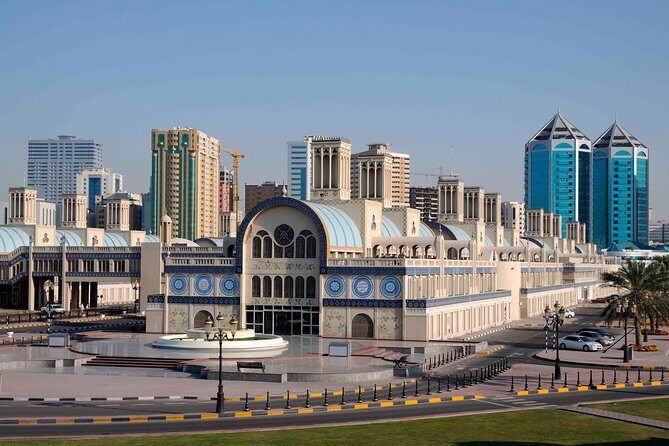 Sharjah Half-Day Tour from Dubai With Spanish-Speaking Guide - Getting there: the meeting point and how to not waste time