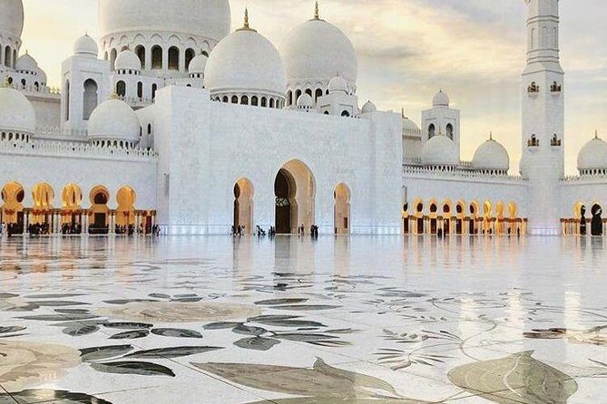 Sheikh Zayed Grand Mosque Abu Dhabi ! Private Tour from Dubai - Dress code and on-site covering: how to avoid the last-minute scramble