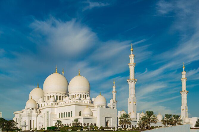 Sheikh Zayed Grand Mosque Tour From Dubai - Group size and atmosphere: up to 100, still manageable