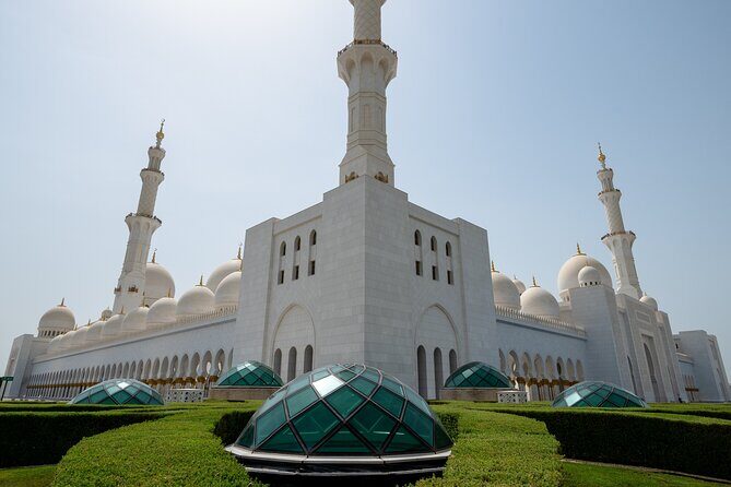 Sheikh Zayed Mosque Half Day Tour in Abu Dhabi - Getting There: Air-Conditioned Comfort and Real Pickup Timing