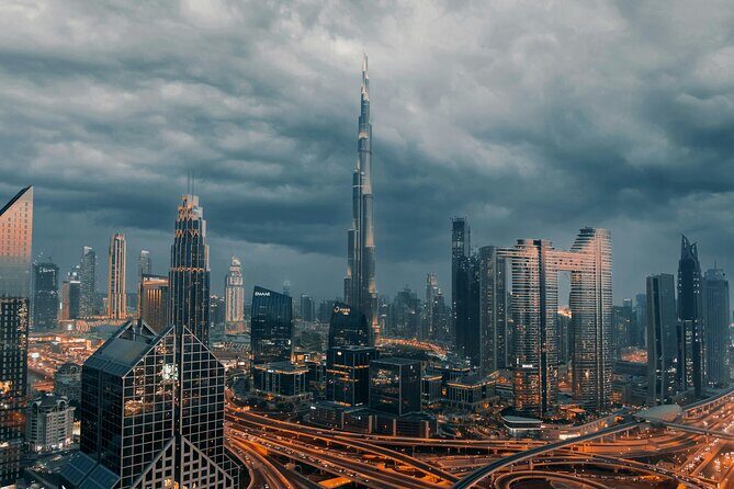 Skyline to Shoreline A Complete Dubai Tour - Dubai Mall: a full landmark hour (and it can eat your day)