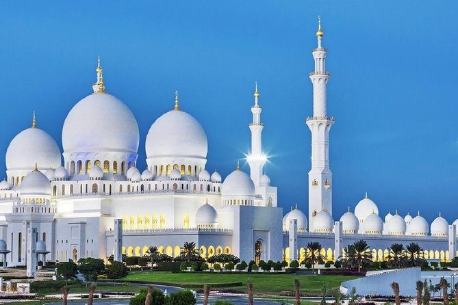 Small-Group Abu Dhabi Day Trip from Dubai - The Mosque stop that actually earns its ticket