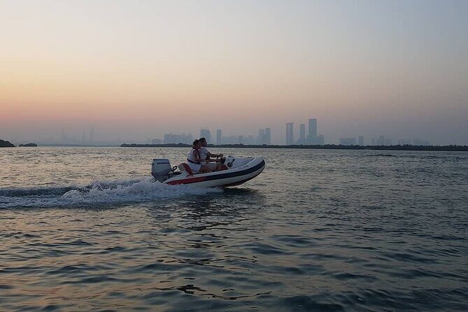 Small-Group Self-Drive Speedboat Tour in Yas Island Mangroves - Small-Group Reality: What 10 Travelers Feels Like on a Speedboat Day