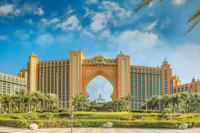 Snapshot Tour of Dubai includes photo stop at Atlantis & Madinath Jumeirah - Souk Al Bahar and the Burj Khalifa Outside Look