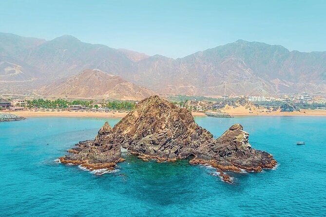 Snorkeling with turtles in Fujairah with BBQ lunch - Snorkel Stop #2: Sharm Rocks (Another 1.5 Hours, Bigger Chances)