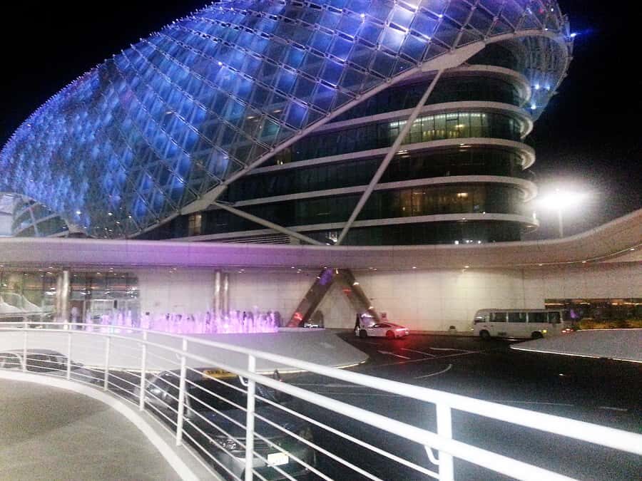 Sport and Luxury in Abu Dhabi: 1-Day Tour from Abu Dhabi - Price and Value: Is $1,599 for Up to 3 People Worth It
