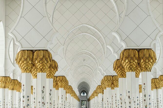 Starlit Abu Dhabi Premier Night City Tour - Abu Dhabi after dark: why this route makes sense