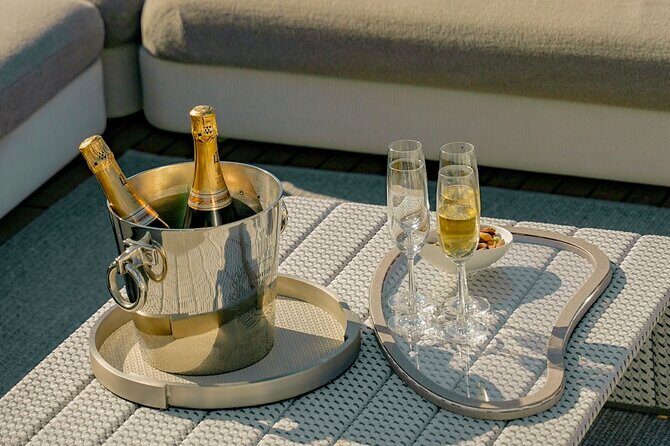 Sunseeker Superyacht: VIP Dining, Premium Drinks & Music - Food you can actually remember: what the menu means for your plate