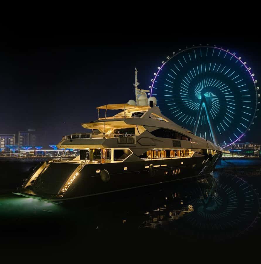 Sunseeker Superyacht: VIP Dinner, Premium Drinks& Live Music - On a 40-Meter Sunseeker, Dubai Looks Like a Movie