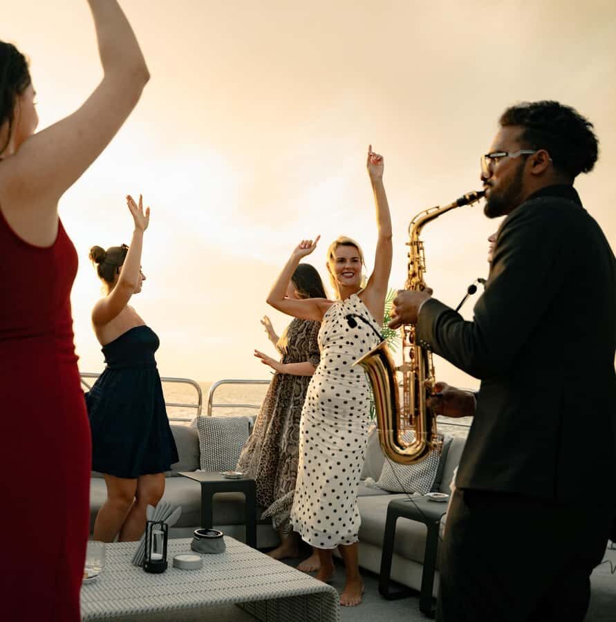 Sunseeker Superyacht: VIP Dinner, Premium Drinks& Live Music - Smart Casual Rules: The Stuff That Can Actually Trip You Up