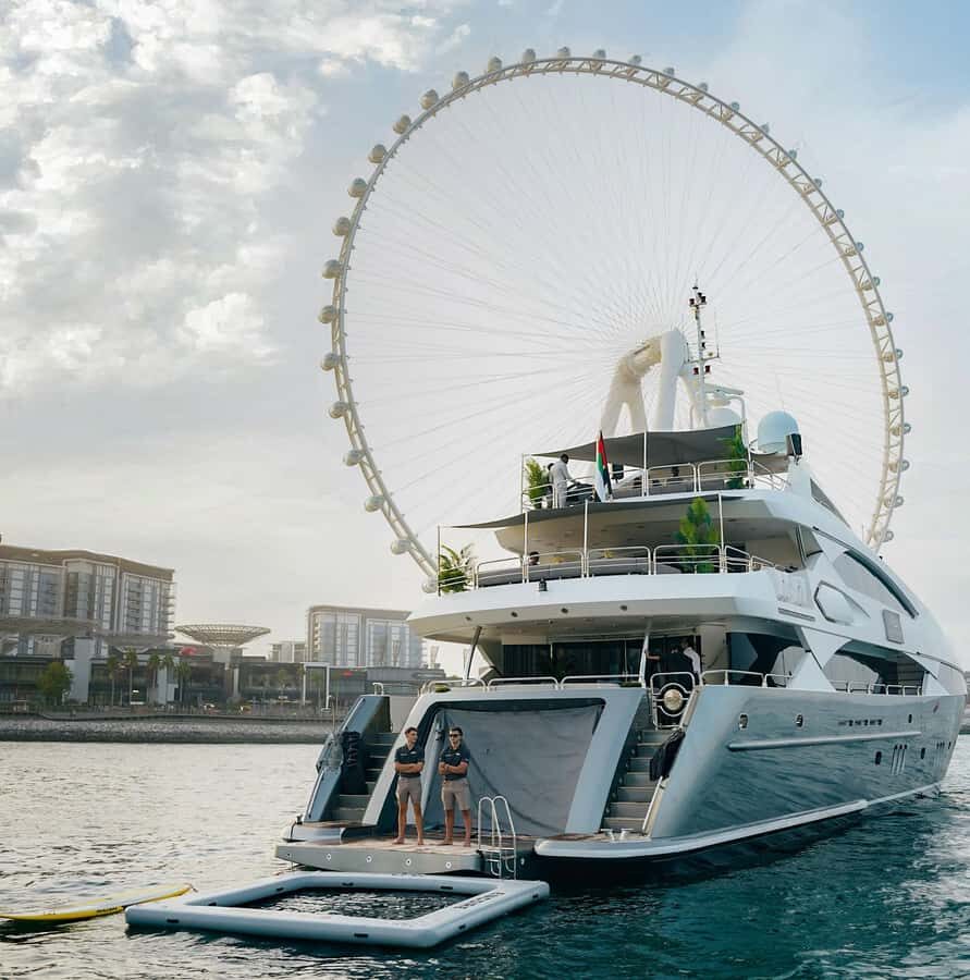 Sunseeker Superyacht: VIP Dinner, Premium Drinks& Live Music - The Dinner Flow: Omakase Sushi, Zen-Med Canapés, and Unlimited Drinks