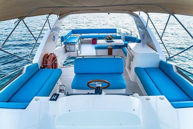 Sunset escape on Bluemoon 64ft from Dubai Marina to Atlantis - Boarding at Dubai Marina Mall: what to expect before you even sail