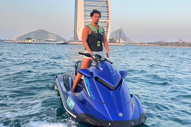 Supercharge Jet Ski Ride DUBAI Views + FREE PICS, VIDS & COFFEE - Locker and Changing Setup: Practical Before and After Time