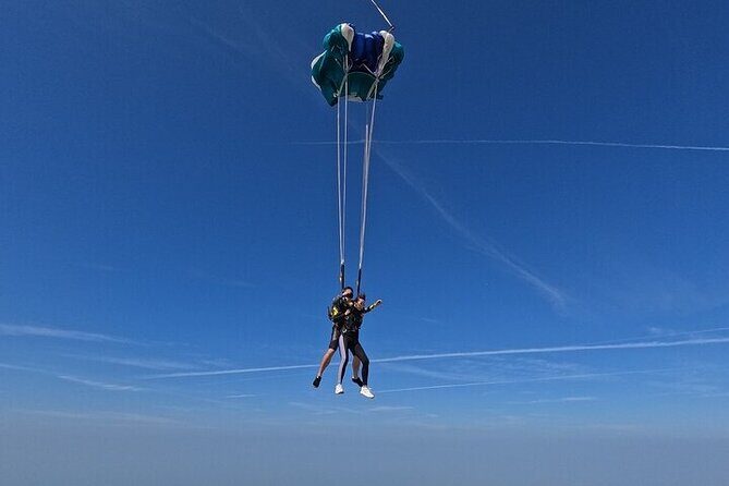 Tandem Skydive experience in Dubai - The exit and nearly 60 seconds of freefall at 120 mph